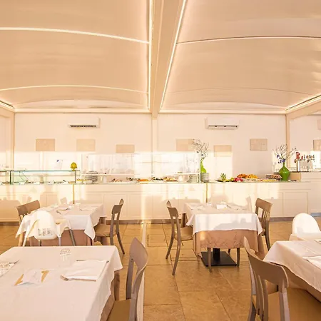 Relais Masseria Le Cesine - Cdshotels אתר נופש ורנולה