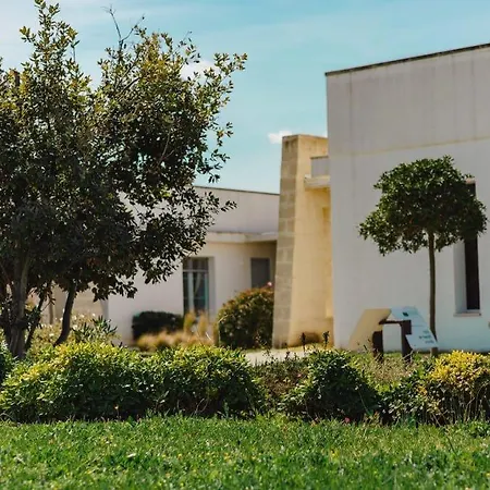 Relais Masseria Le Cesine 4*
