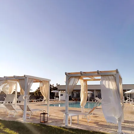 Relais Masseria Le Cesine 4*