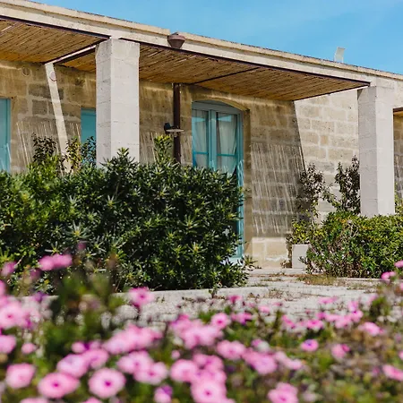 אתר נופש Relais Masseria Le Cesine - Cdshotels ורנולה